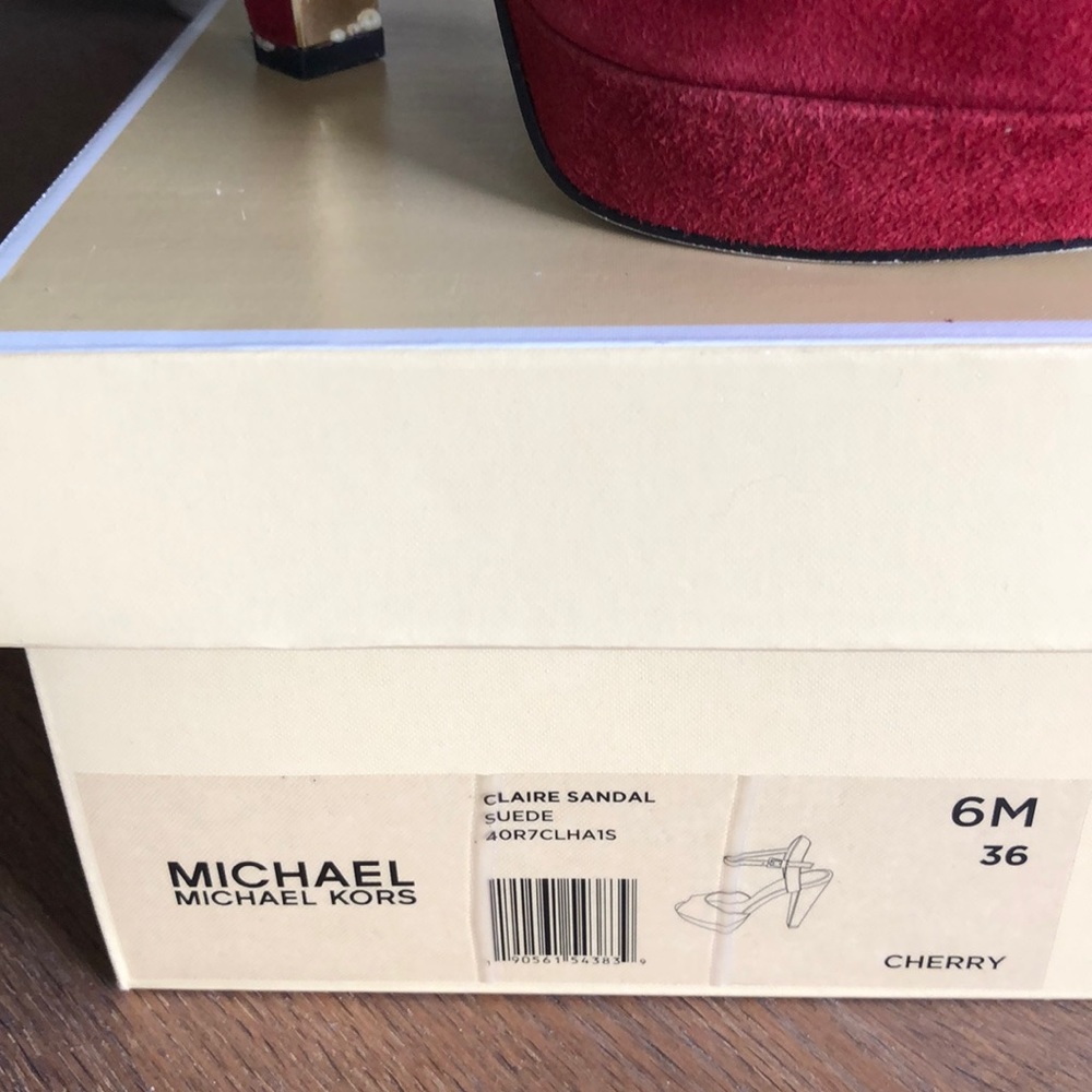 Shoes - Picture 2 of 6